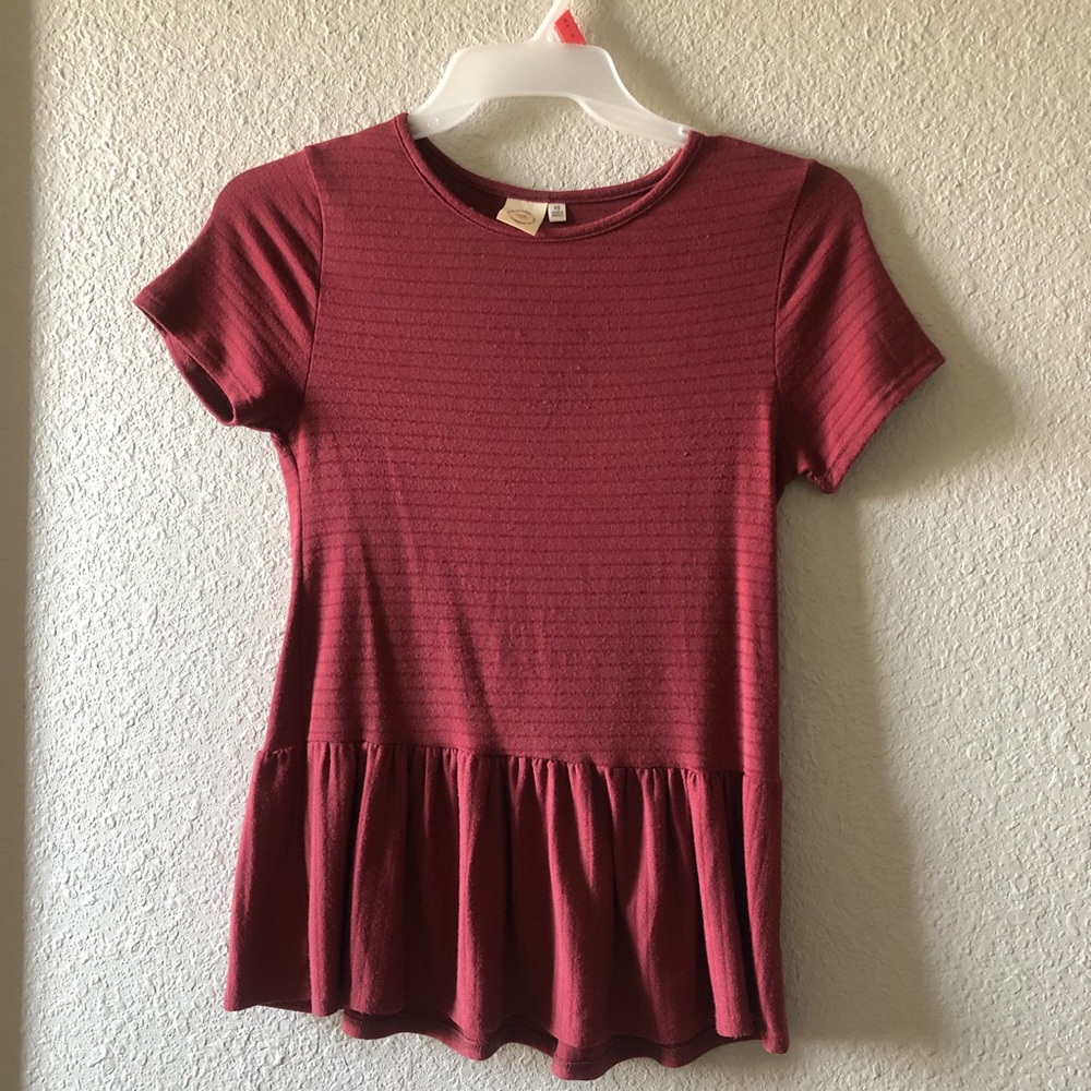 Dark red Tshirt with ruffles
